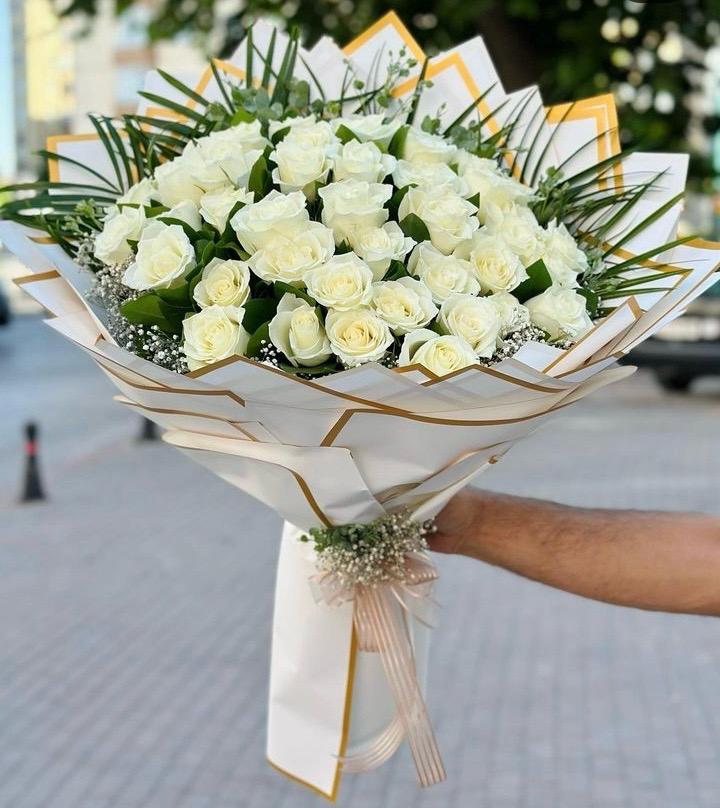 Beyaz Aşkıma Güller