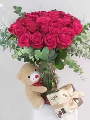 Vazoda Kırmızı Gül Peluş